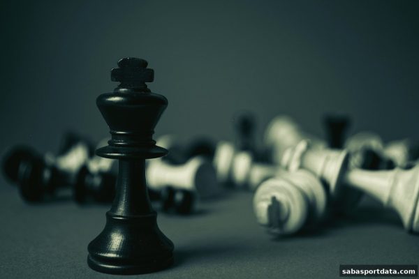 掼蛋弃牌战术深度剖析：沙巴体育官网助你掌控牌局主动权