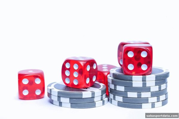 沙巴体育官网揭秘：拉锯战法在棋牌博弈中的制胜之道——从飞禽走兽到斗地主的实战指南