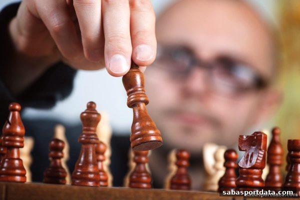 沙巴体育官网：掌握围棋高手布局、中盘与收官的全维度进阶指南