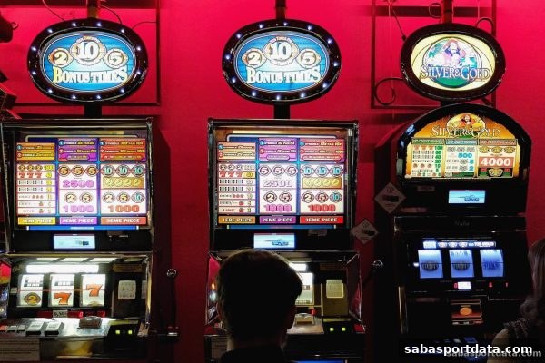 沙巴体育官网深度解析：转轴连线与节日红包如何重塑游戏体验